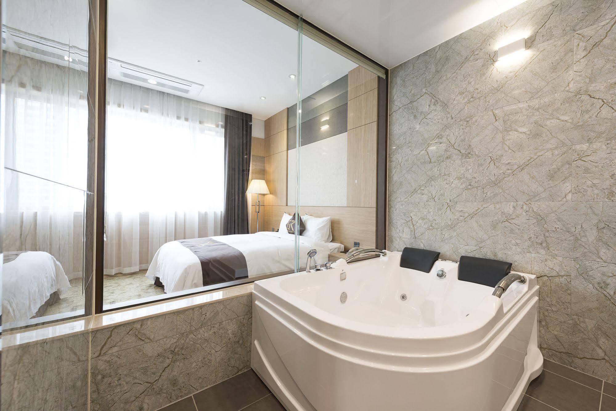 Goldriver Hotel Сеул Экстерьер фото