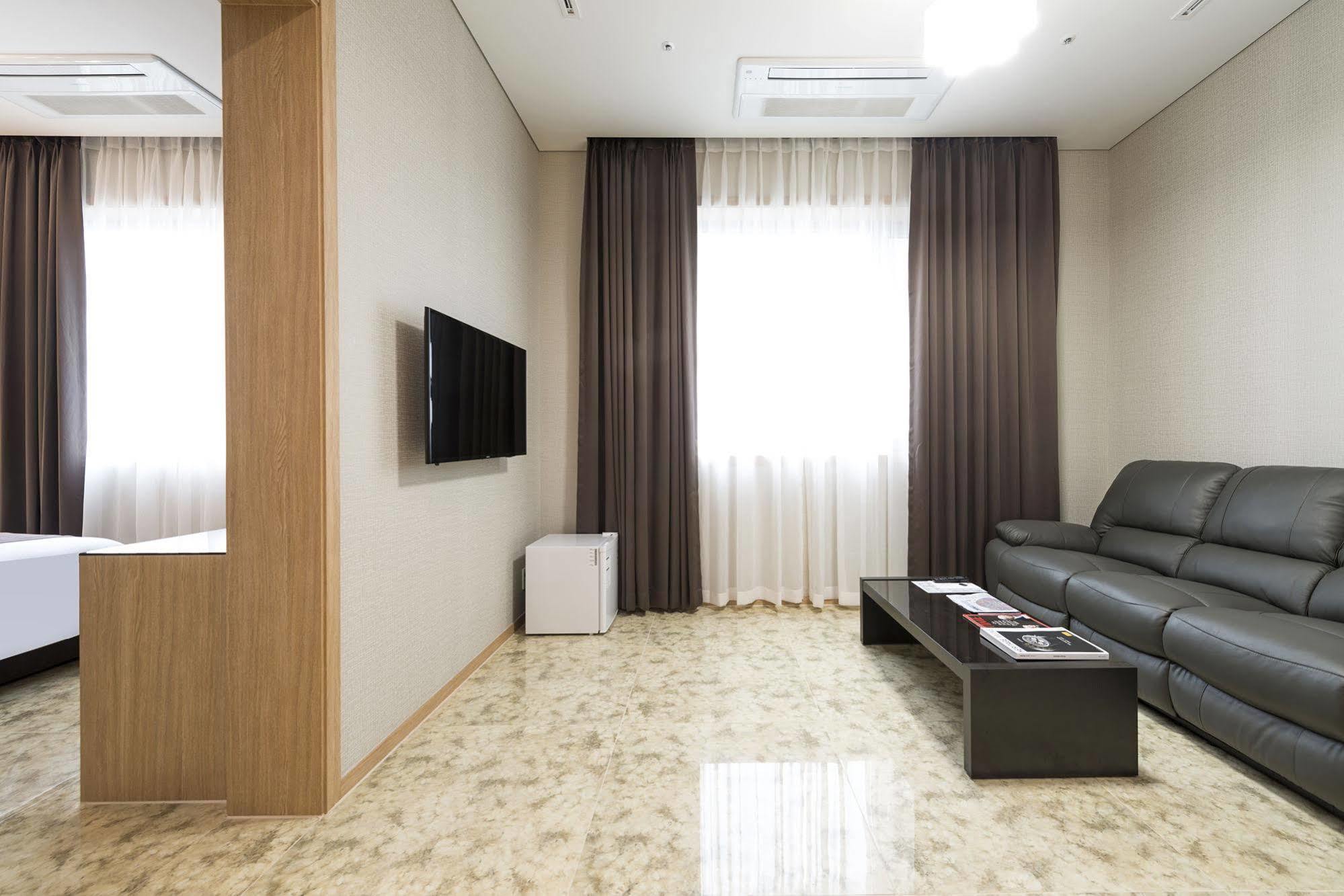 Goldriver Hotel Сеул Экстерьер фото